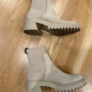 Steve Madden Tan Ankle Boots with Chunky Sole